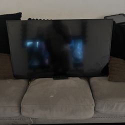 VIZIO 42 IN TV WITH REMOTE 