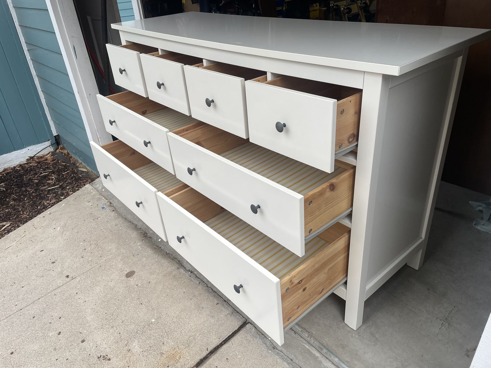 8 Drawer Dresser