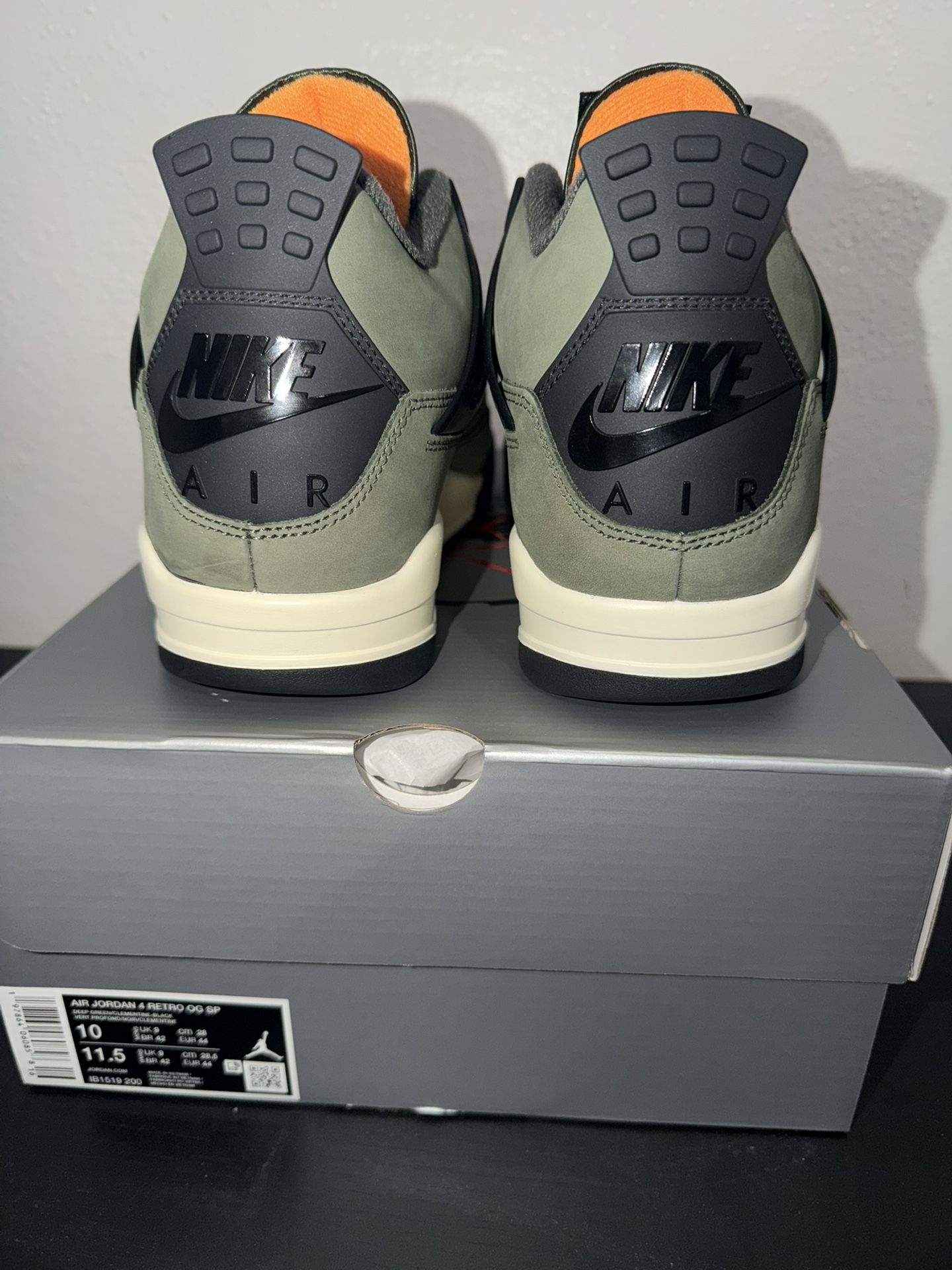 Undefeated Jordan 4’s