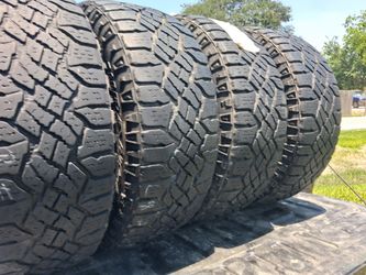 4 Goodyear wrangler tires size 275/55/20 like new!
