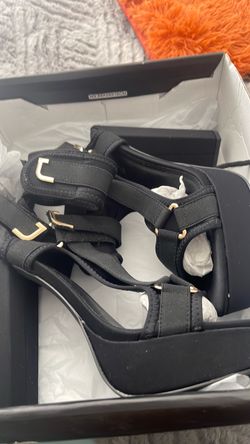 Brand New Fashion Nova Heels
