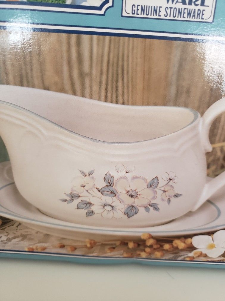 Ashberry by Country Ware Gravy Boat & Underplate Blue Flower