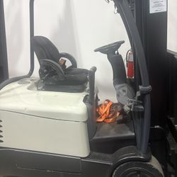 Crown Electric Forklift 2018