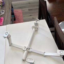 Dual monitor mount