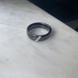 Beautiful Ceramic Ring. Size 8