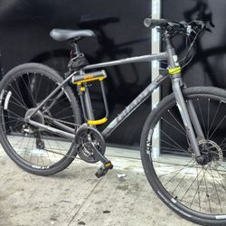 Hybrid Used Giant Escape with Original Gx 28 Rims