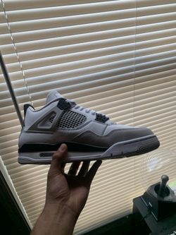 Military Jordan 4 