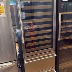 Vinotemp Free standing wine cooler and beverage cabinet