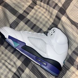 Retro 5 Grapes