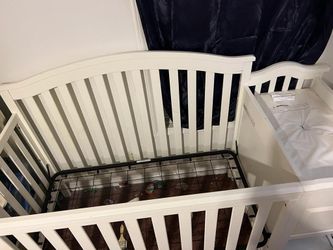 Baby Bed And Witg The Mattress Together