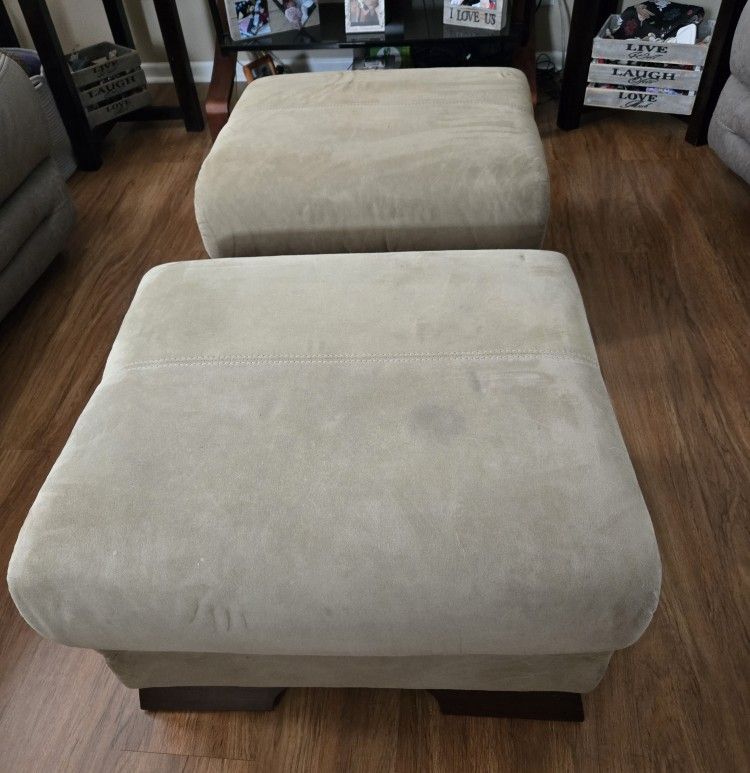 2 NICE OTTOMAN