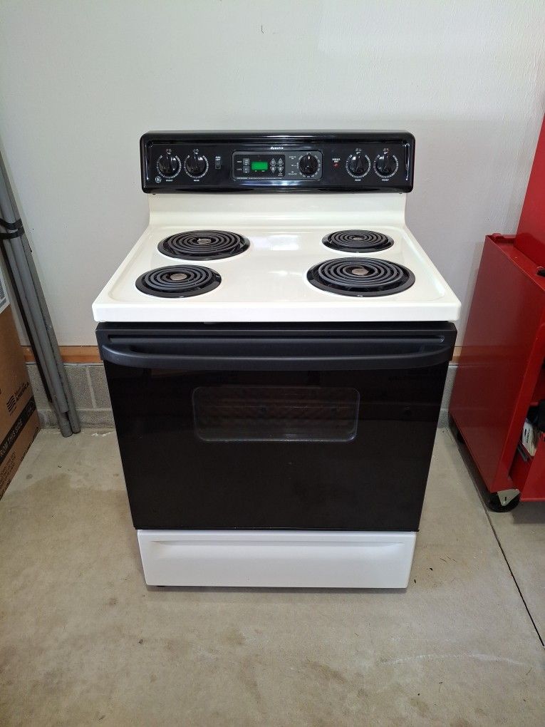 GE Spectra 30 " Free-Standing QuickClean Electric Range