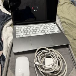 MacBook Air i5 1.1GHz 13.3” 512GB SSD in Space Grey