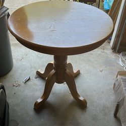 Round Oak Table 3’ tall x 3’ wide