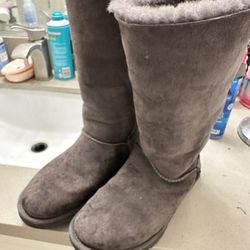 UGG Australia Bailey Bow II Boots - Women’s Size 6 - Gray