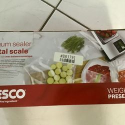 Nesco Vacuum Sealer With Digital Scale And Extra Bags 💼 Built In Cutter 