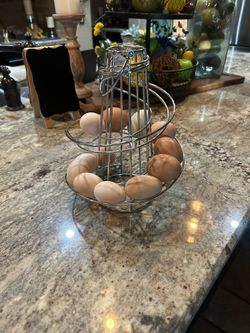 Egg display