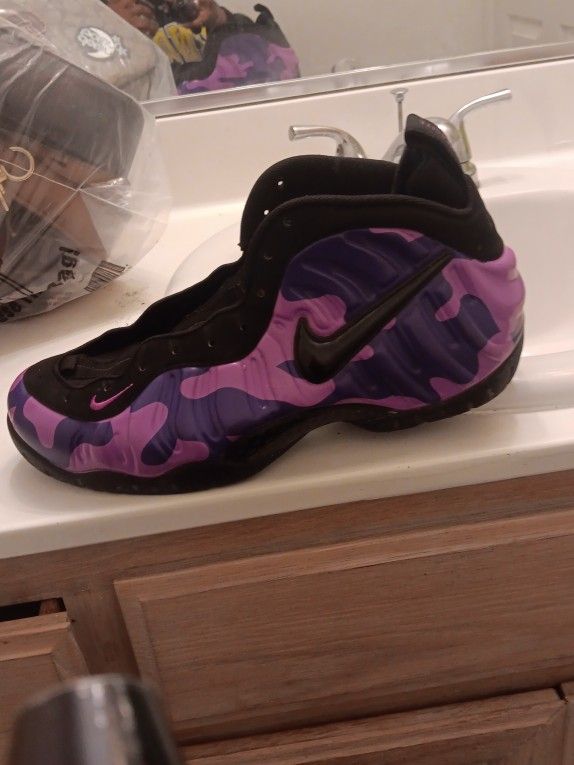 Nike Foam Posit