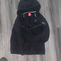 Black Nike Tech 