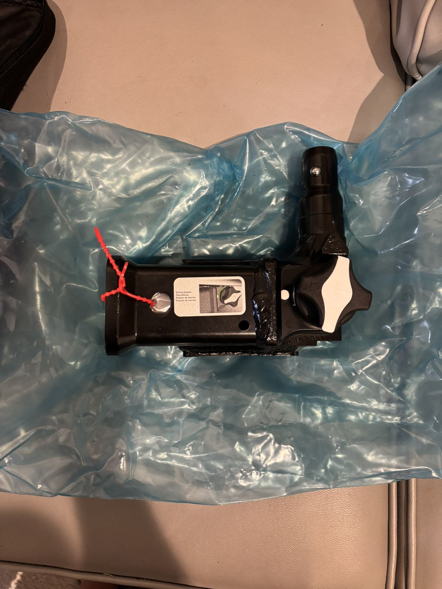 Tesla tow hitch receiver assembly Model X