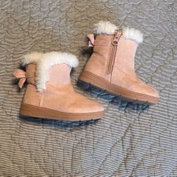 Toddler Size 7 Boots 