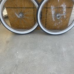 Chrome 26x2.125 Wheel Set