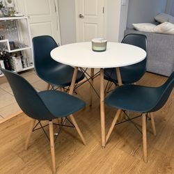 Table and Chair Set 