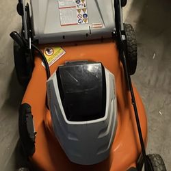 STIHL RMA 510  BATTERY PUSH MOWER (Tool Only)