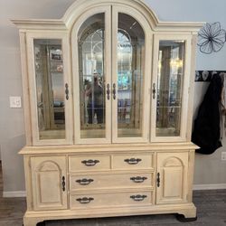 Vintage Stanley Furniture China Cabinet 