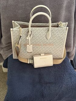 Michael Kors Beige/Vanilla Tote and Wallet