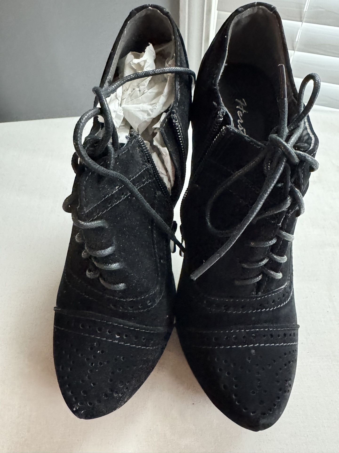 Black High heel Shoes, Size 8