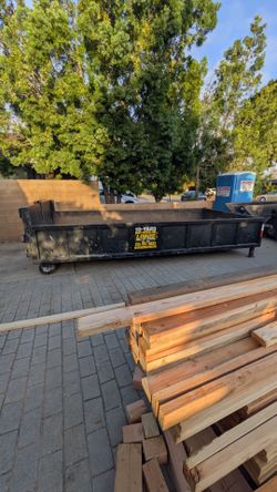 Roll Off dumpster bin cajas