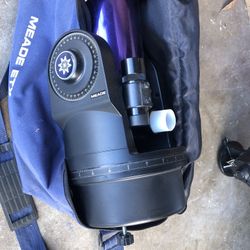 Meade Telescope With Tripod 