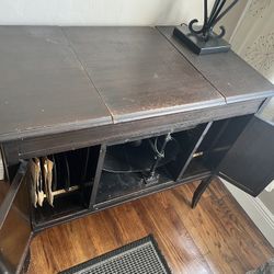 Antique Edison Disc Player With Discs Included