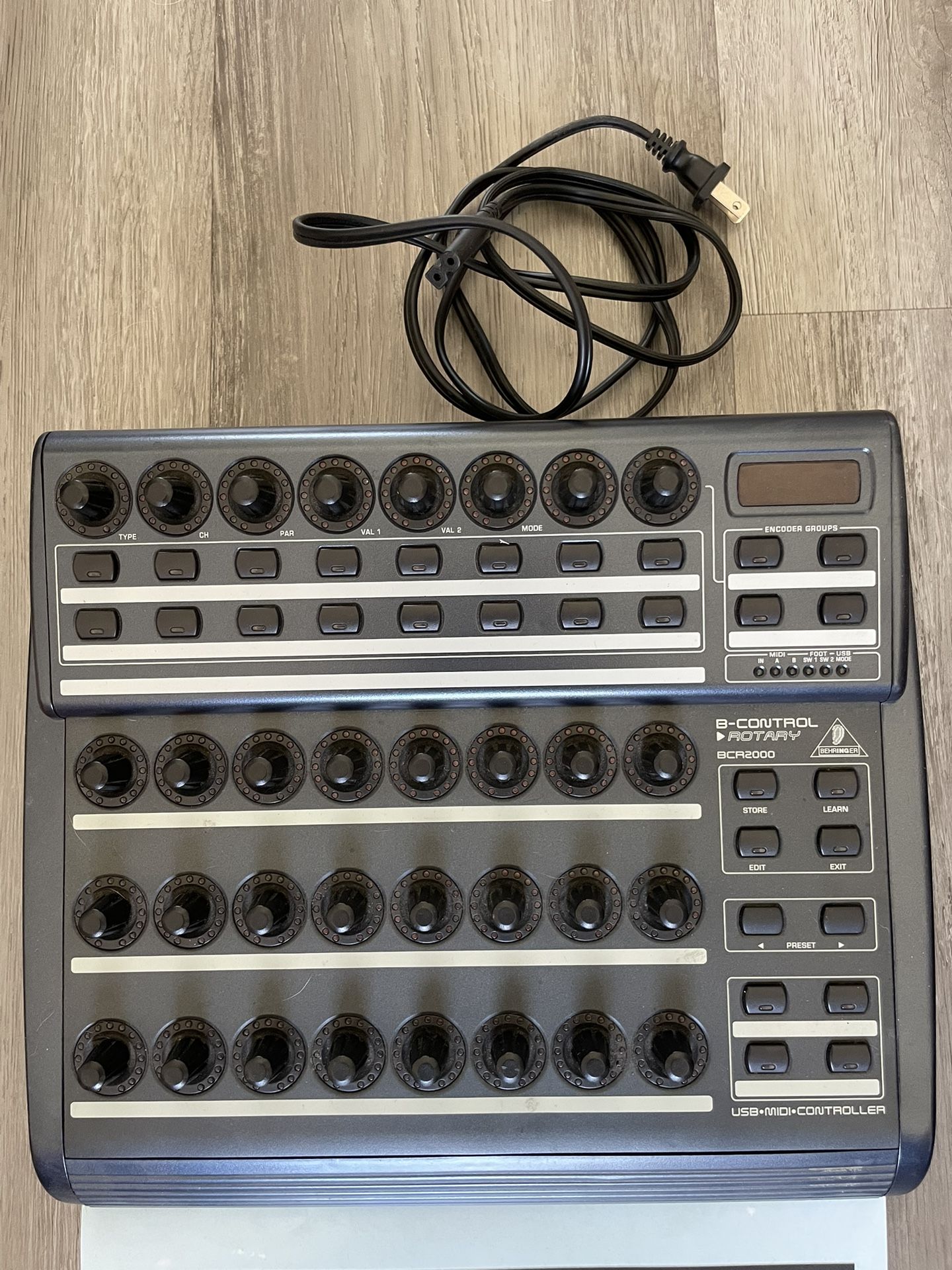 Behringer BCR2000 Rotary Midi Controller