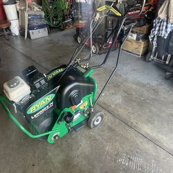 Ryan  aerator  lawnaire lV easy steer 95% percent new