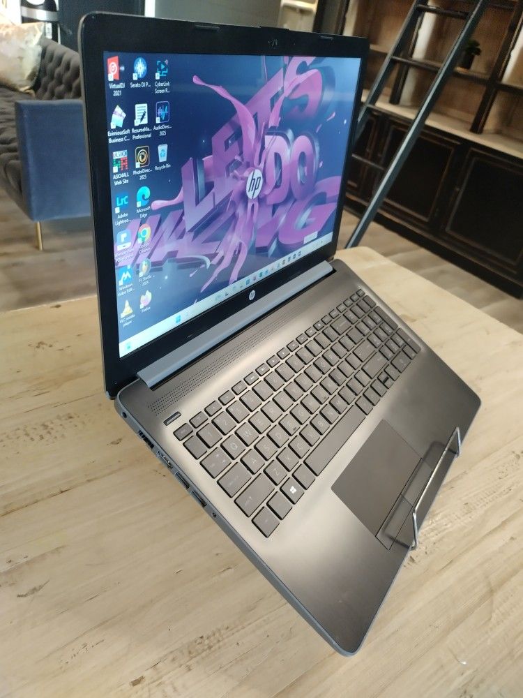 HP Notebook Photoshop Illustrator Light Room Premiere Rush $200