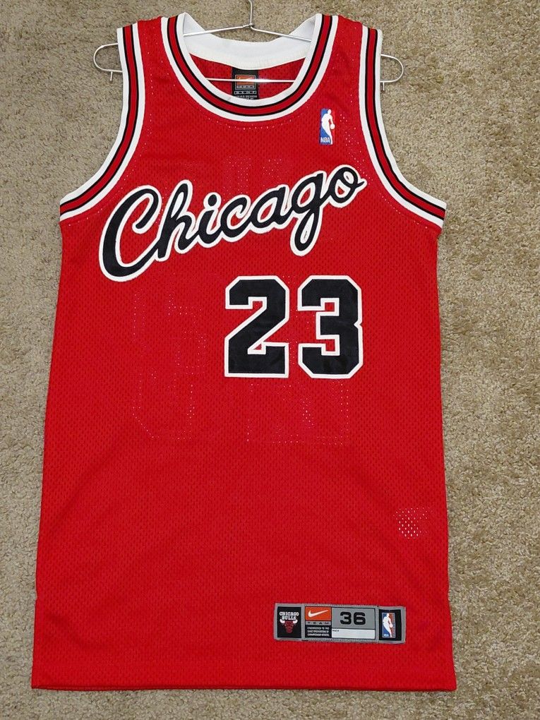 100% Authentic Nike Chicago Bulls Michael Jordan Jersey #23 Size-36 Small