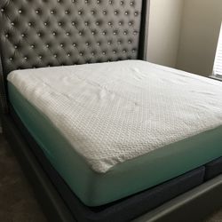 King Size Bed w/ Box spring 