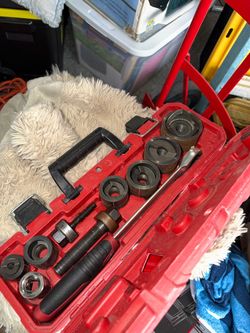 Milwaukee 1/2"-2" Ratchet Hole Saw kit