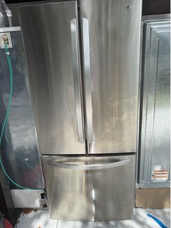 Samsung refrigerator 30”W