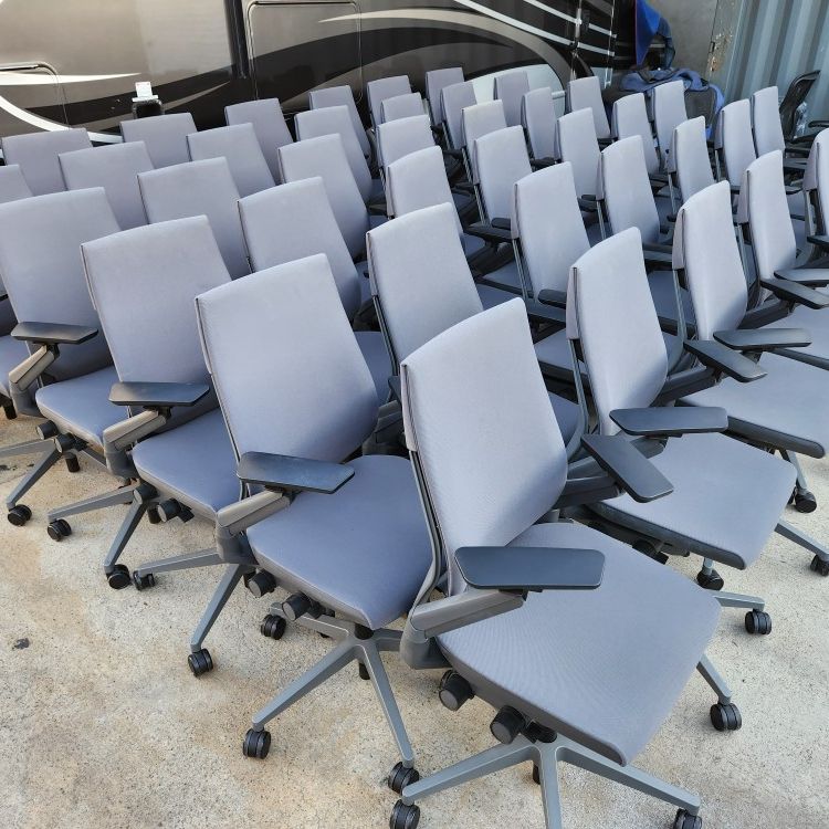 🔥LIKE NEW!🔥RATED #1 STEELCASE GESTURE CHAIRS GREY FABRIC ADJUSTABLE 4D ARMS SEAT DEPTH  REAR TILT TENSION ADJUSTMENT 