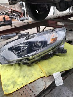2019 Honda Civic Left Headlight O.E.M.