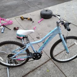 Used Bikes Many Different Prices Als Re-Cycles In RESEDA ca 91335