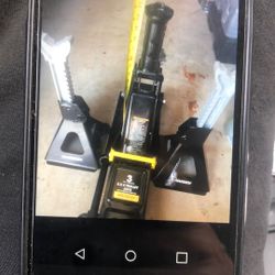 NEW 3 TON JACK & JACK STANDS 