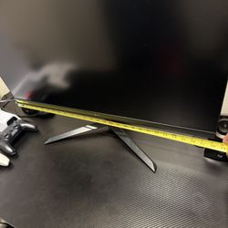 Lg monitor 28” For Sale