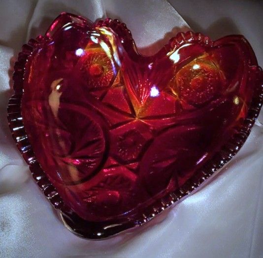 50+ LISTINGS REDUCED ON MY PAGE. 1960's Carnival Glass Heart