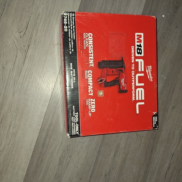 Milwaukee 18g Nail Gun FUEL