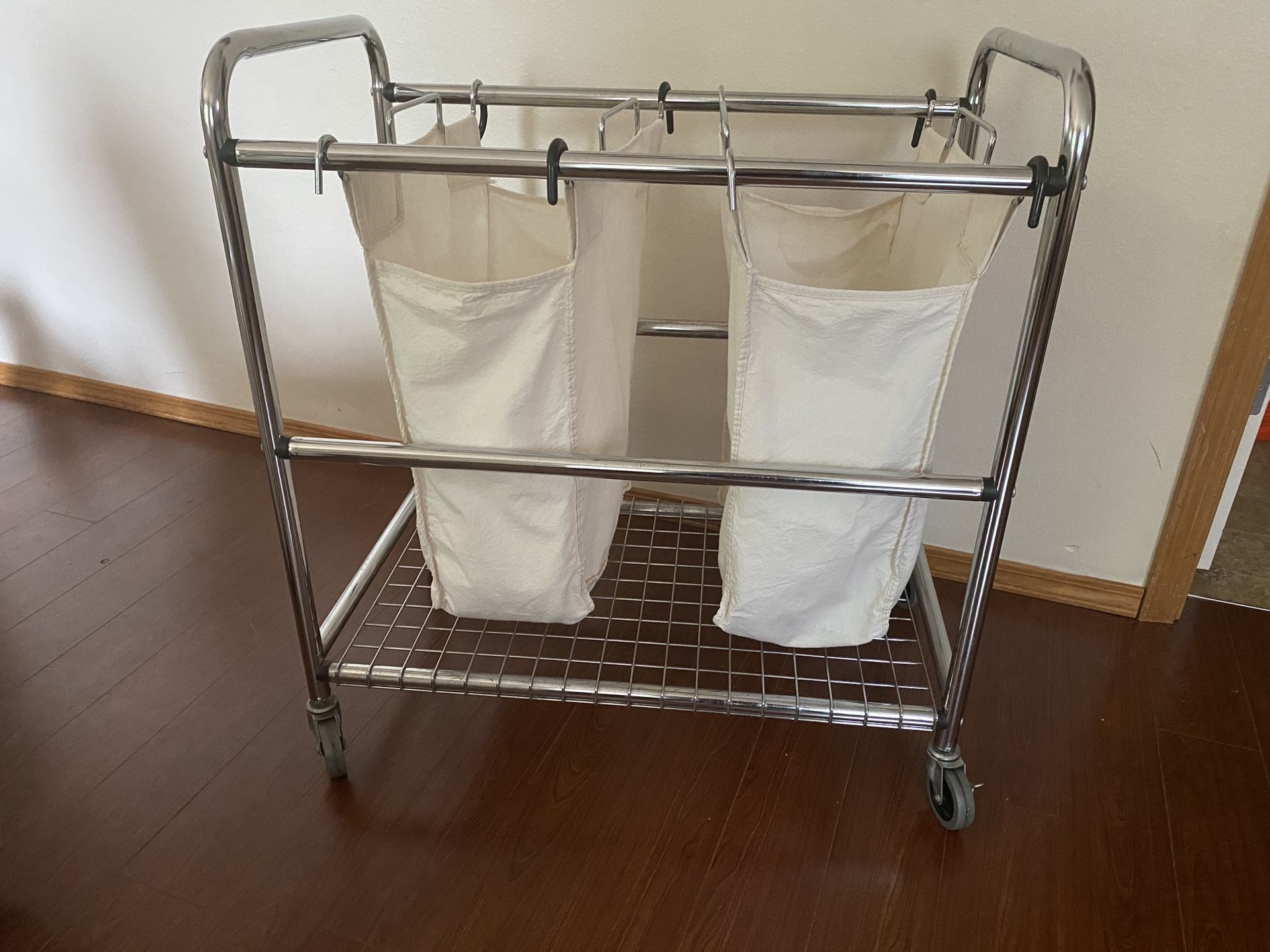 Rolling Laundry Basket ( Like New )