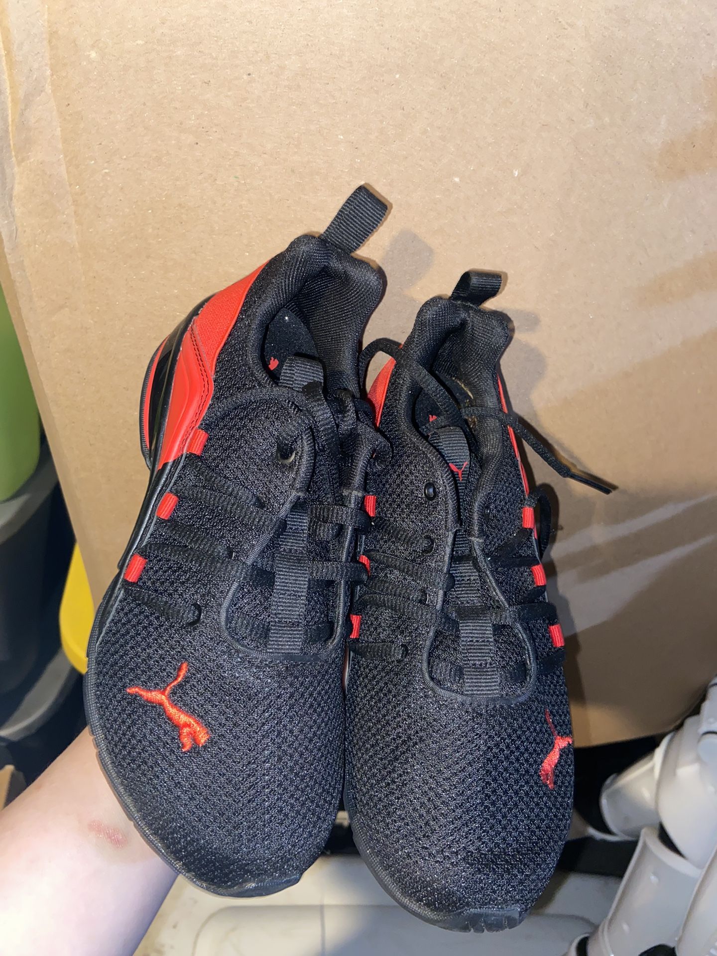 Puma Axelion Break Training Mens Black Red Sneakers Athletic Shoes